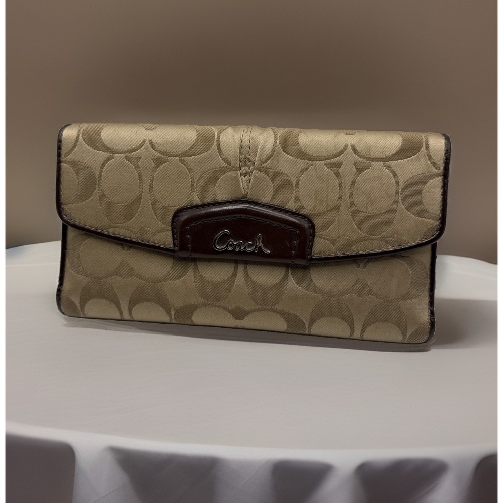 Coach Checkbook Wallet in Signature Canvas Khaki Read